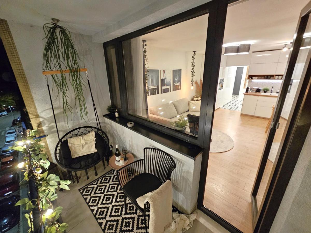 Design Apt In Old Town-Free Parking-Balcony Pozsony Kültér fotó