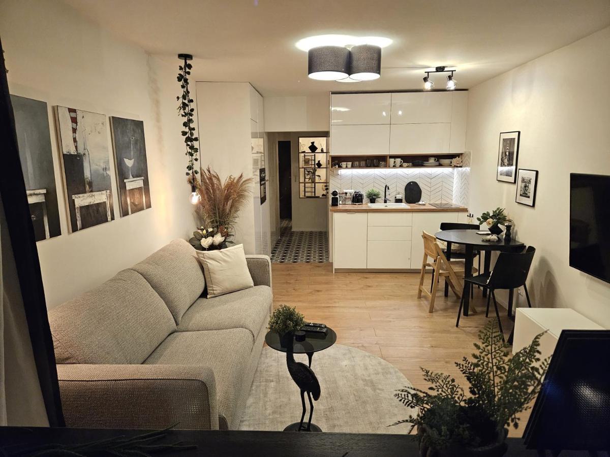 Design Apt In Old Town-Free Parking-Balcony Pozsony Kültér fotó