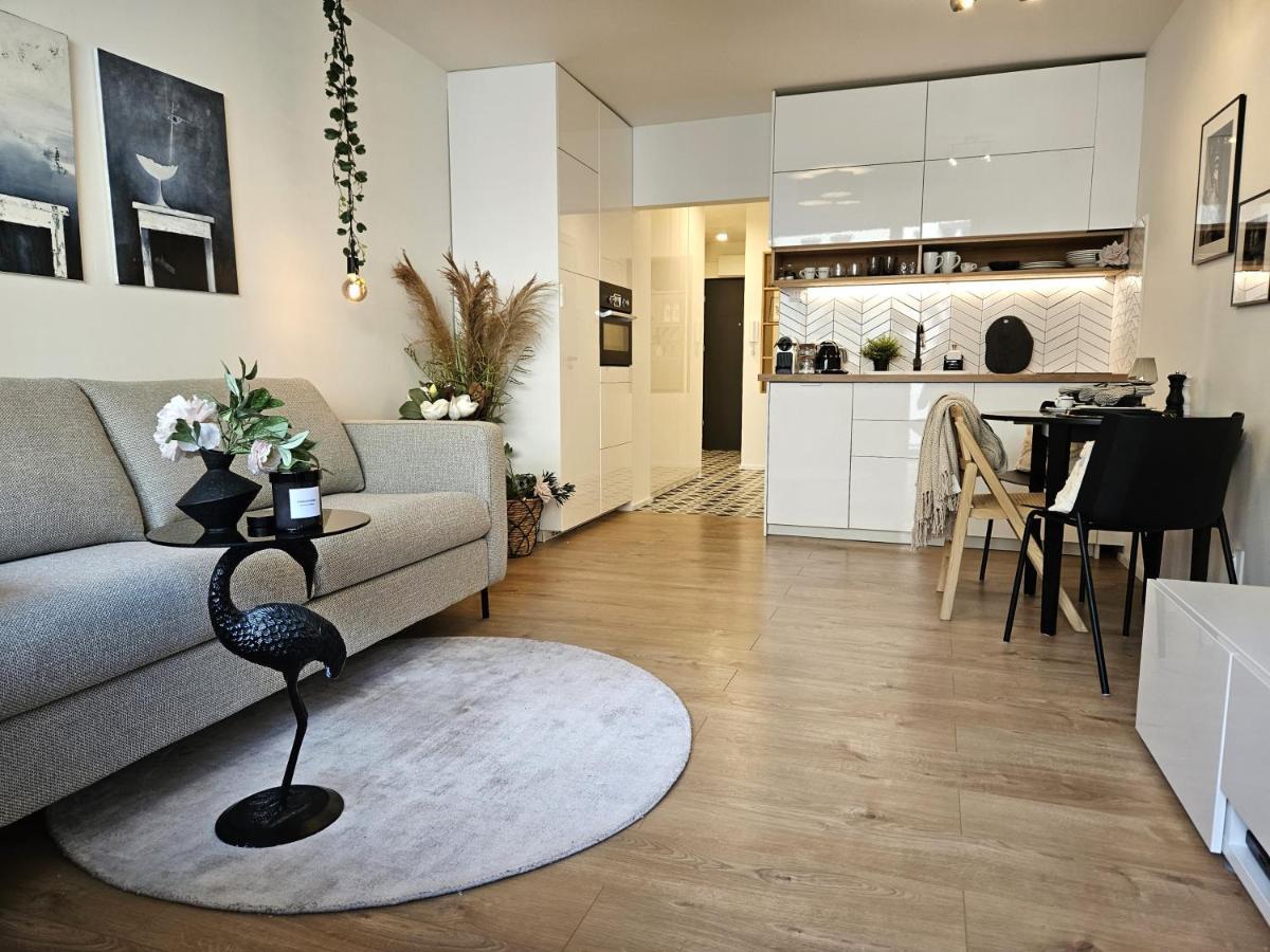Design Apt In Old Town-Free Parking-Balcony Pozsony Kültér fotó